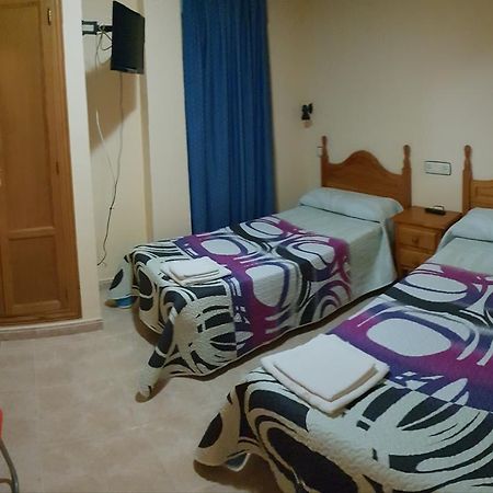 Hostal El Busto Teruel Esterno foto