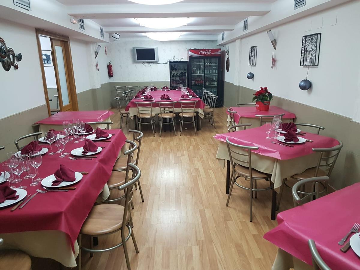 Hostal El Busto Teruel Esterno foto