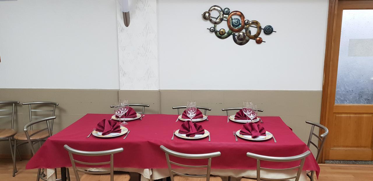 Hostal El Busto Teruel Esterno foto